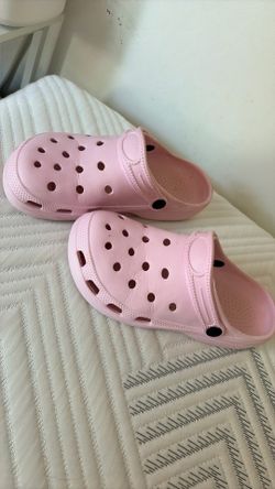 Pink crocs