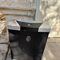 Paper shredder