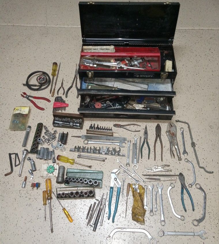 Vintage Husky Tool Box With Approx 185 Pieces Of Tools 