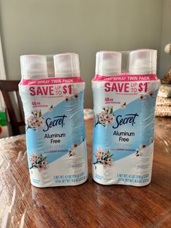 Secret Aluminum-Free Dry Spray Deodorant for Women