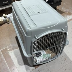 Large Petmate kennel for 50-70 pounds