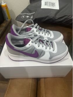 Custom woman’s Nike shoes 7.5