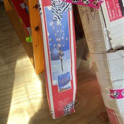 4 Sets Of Ground Christmas Twig Lights 60 For All Snowman Lamp 15 Dollars 