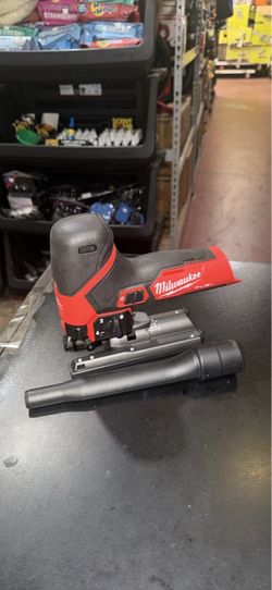 Milwaukee 12 volt Fuel JigSaw