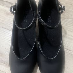 Capezio Womens Jr. Footlight Shoe