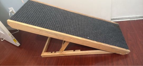 Wooden Pet Ramp with Carpet Surface