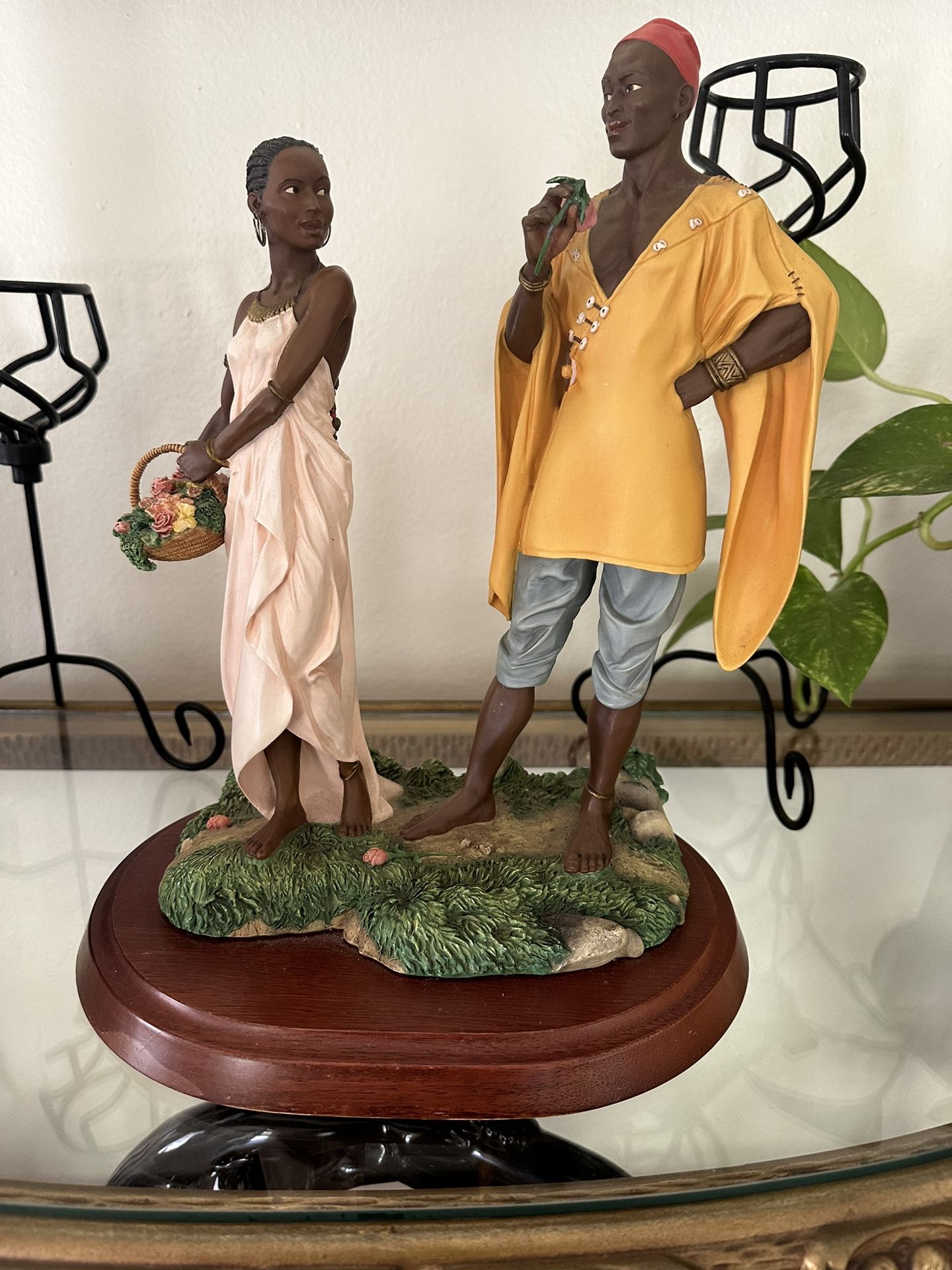 Thomas Blackshear Ebony visions Catching The Eye Figurine