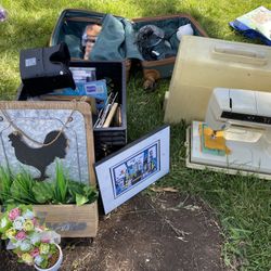 Everything Must Go !