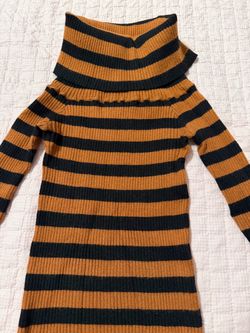 Forever 21 turtle neck sweater Small
