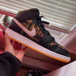 Air Jordan 1 Mid PS ‘Black Laser Orange’ 