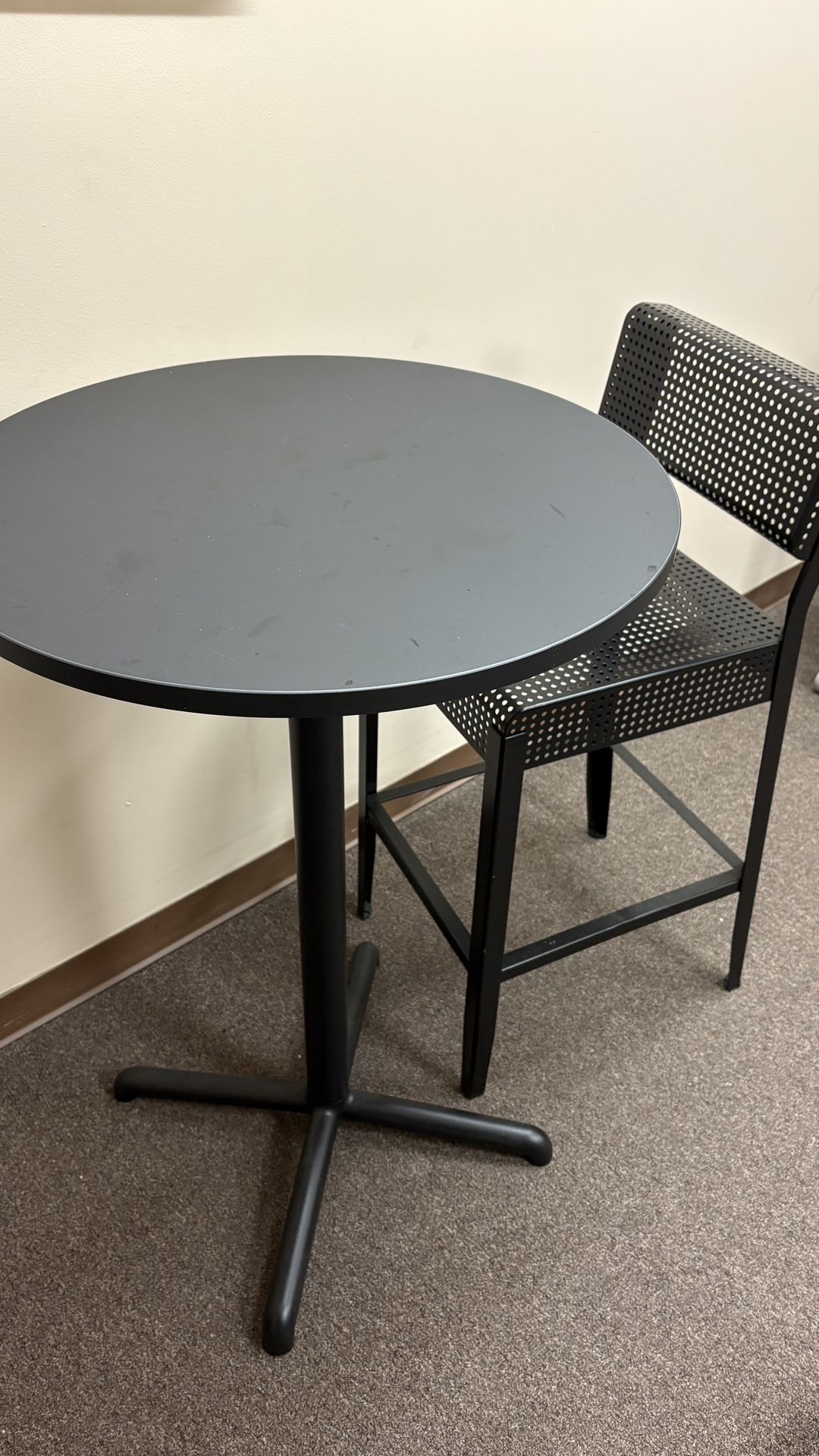 TABLE - COFFEE TABLE - HIGH TABLE