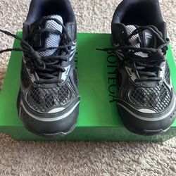 Black Bottegas brand new