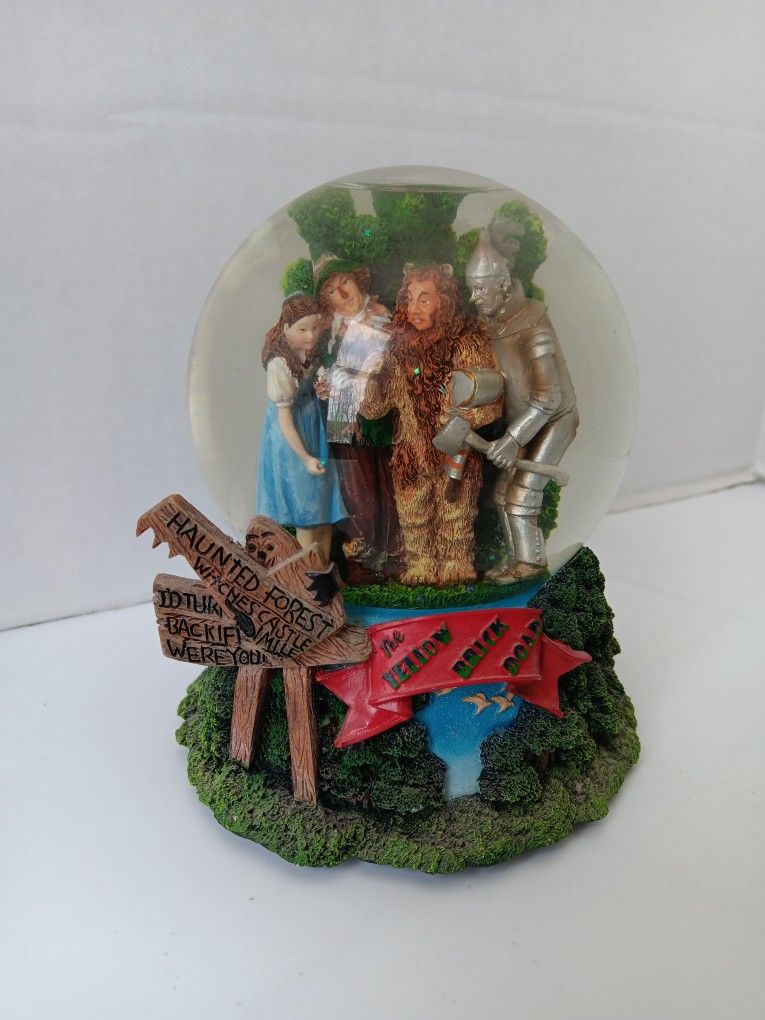 Vintage THE WIZARD OF OZ Haunted Forest 7" Musical Waterglobe Snowglobe 2004 