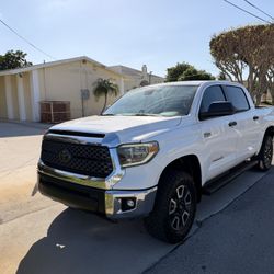 2018 TOYOTA TUNDRA 