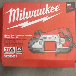 Milwaukee Deep Cut Variable Speed Band Saw Kit