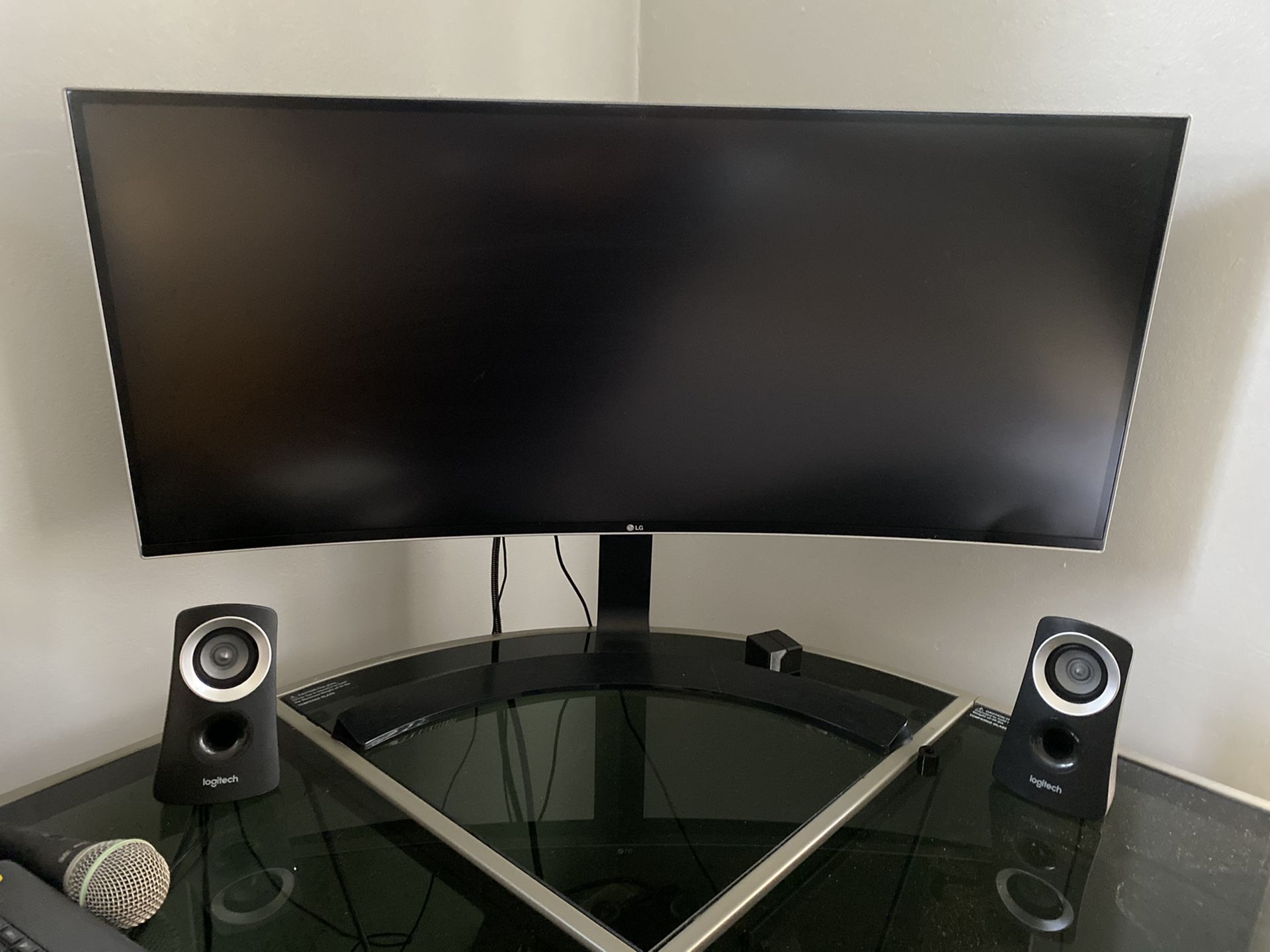 34” LG 34UC8 Curved Monitor 1440p 3ms response time