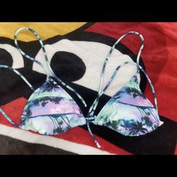 Bikini top size small