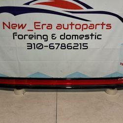 2022 RIVIAN TT R1S LED CENTER TAIL LIGHT 2023 2024 CRACK 