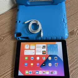 Apple iPad 5th Generation 32GB  with kids protective case & Charger (128gb $170) 
