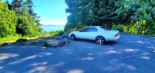 1996 Lexus LS 400