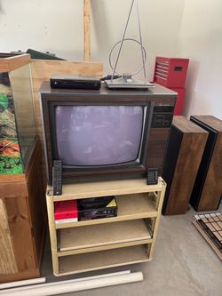 Mitsubishi 19” Color TV