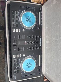 Numark Mixtrack Pro 3 DJ Controller