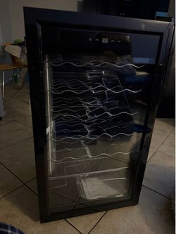 34 bottle wine fridge unused