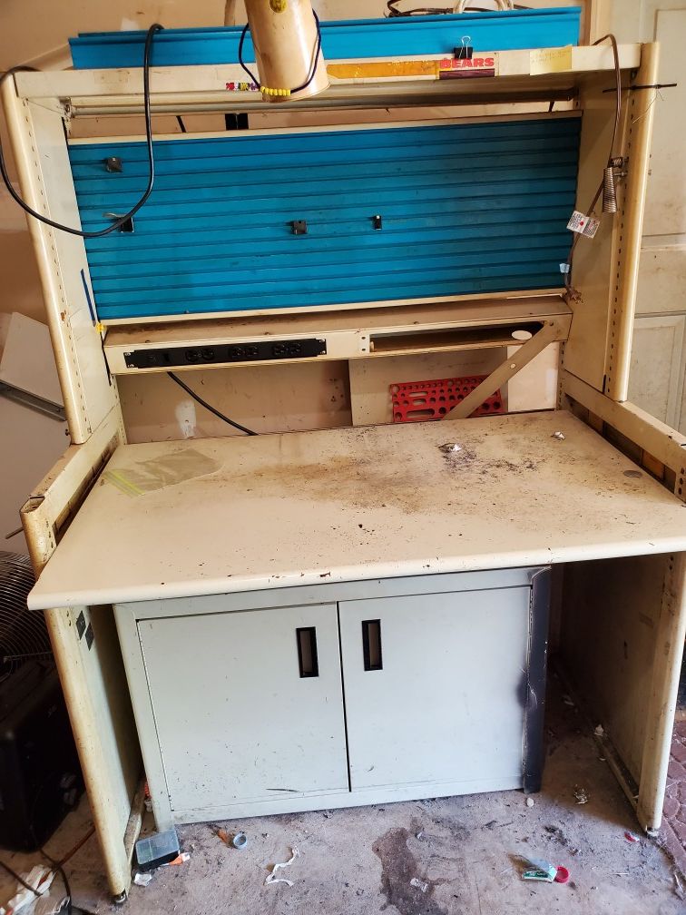 Free metal desk