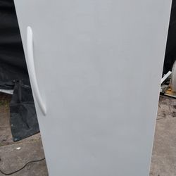 14 Cubic Frost Free Freezer