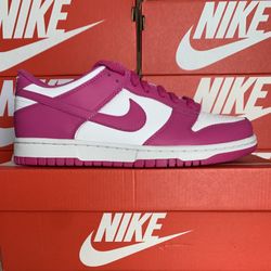 Nike Dunk Low  Active Fuchsia  Size 6Y / 7.5W 