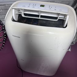 Portable Air Conditioner, 6000 Btu. Toshiba.