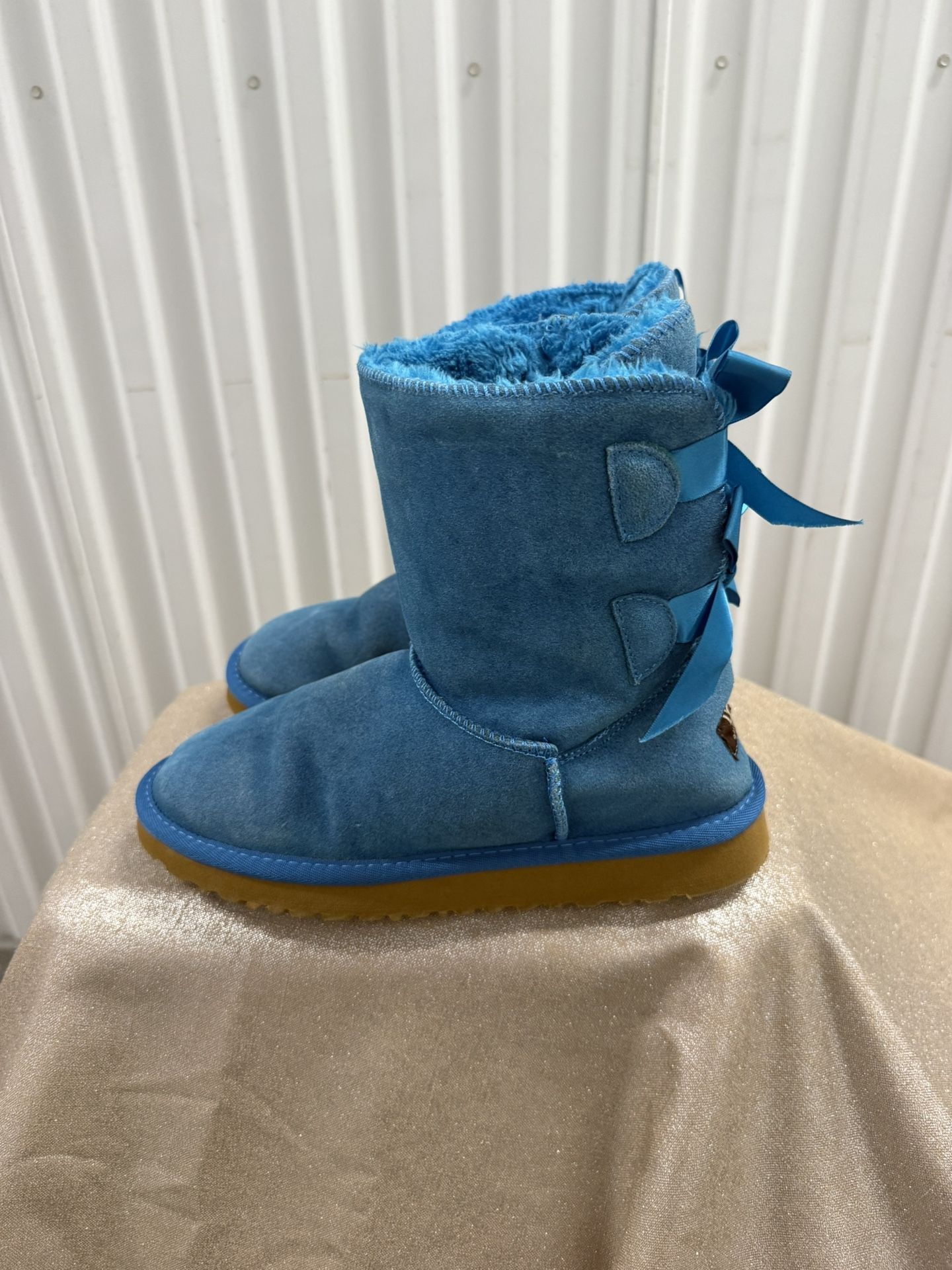 Woman Uggs Size 10 M