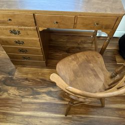 40”W Ethan Allen Heirloom Maple Nutmeg Solid Wood Desk and  Chair