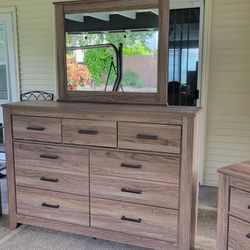 Dresser With 2 Night Stands + Mirror