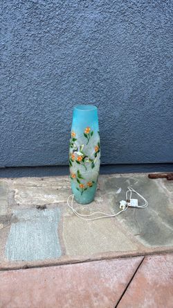 Tall glass hummingbird vase w LED