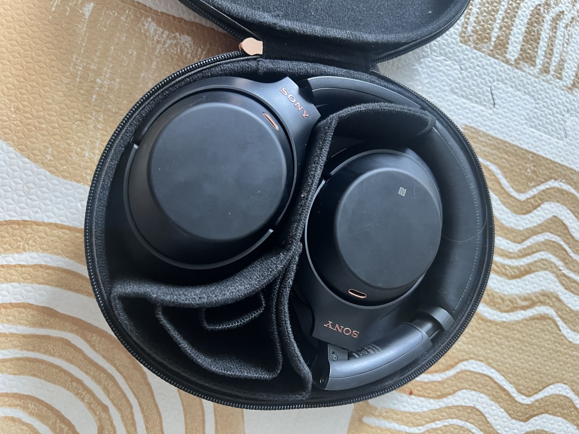 Sony WH-1000XM4 Wireless Premium Noise Canceling Overhead Headphones with Mic for Phone-Call
