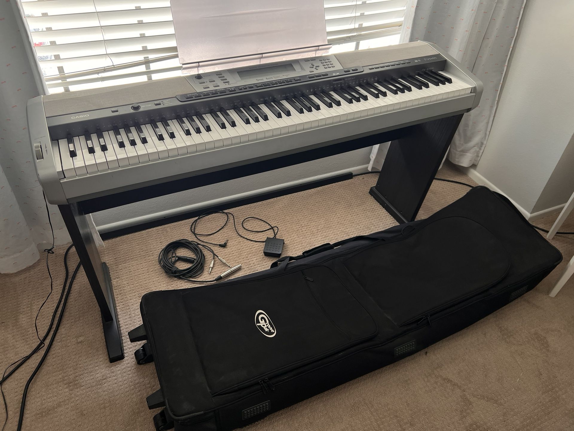 Digital Keyboard CASIO With Stands And Travel Case