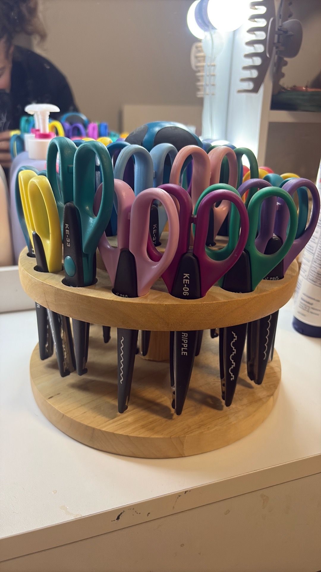 Scissors + stand