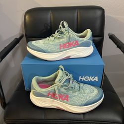 Hoka Rincon 4/ Size 6B Women’s $95