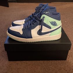 Jordan 1 Mid