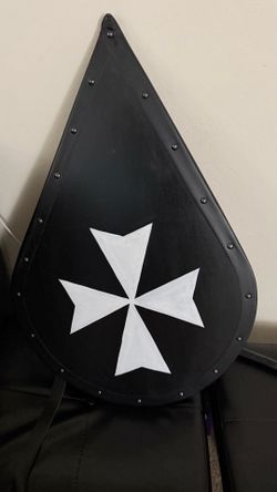 Medieval Kite Shield with Maltese Cross