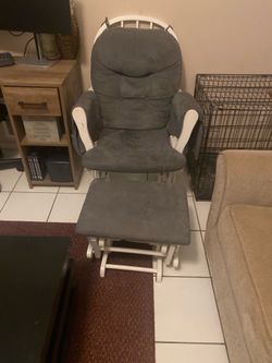 Rocking chair with ottoman