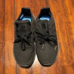 Boys Adidas Shoes Size 3