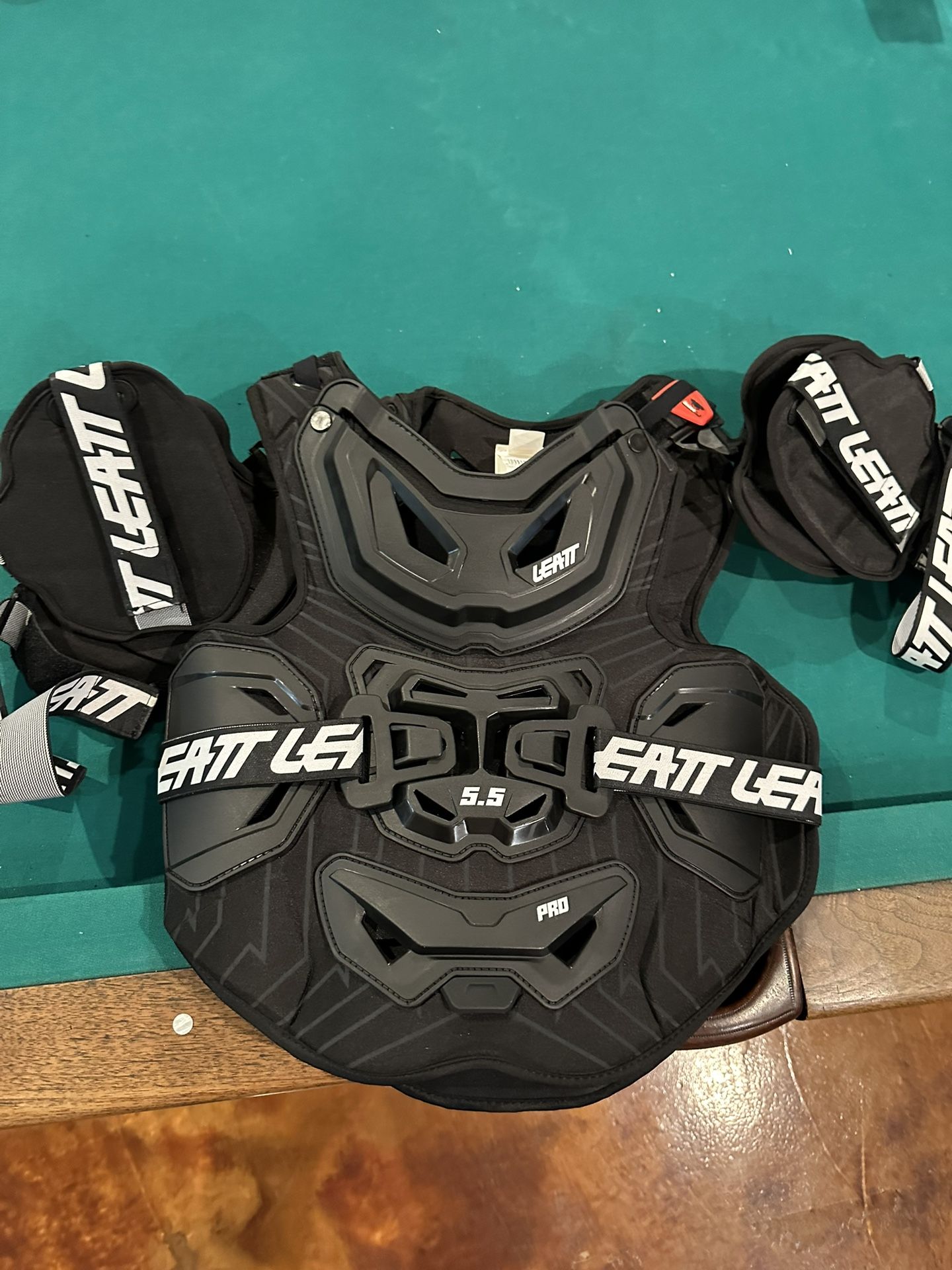 Leatt 5.5 Pro Chest Protector Riding Padded Jersey 