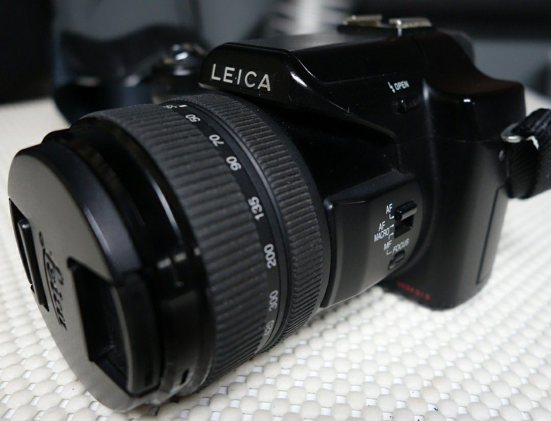 Leica V Lux 10MP Camera