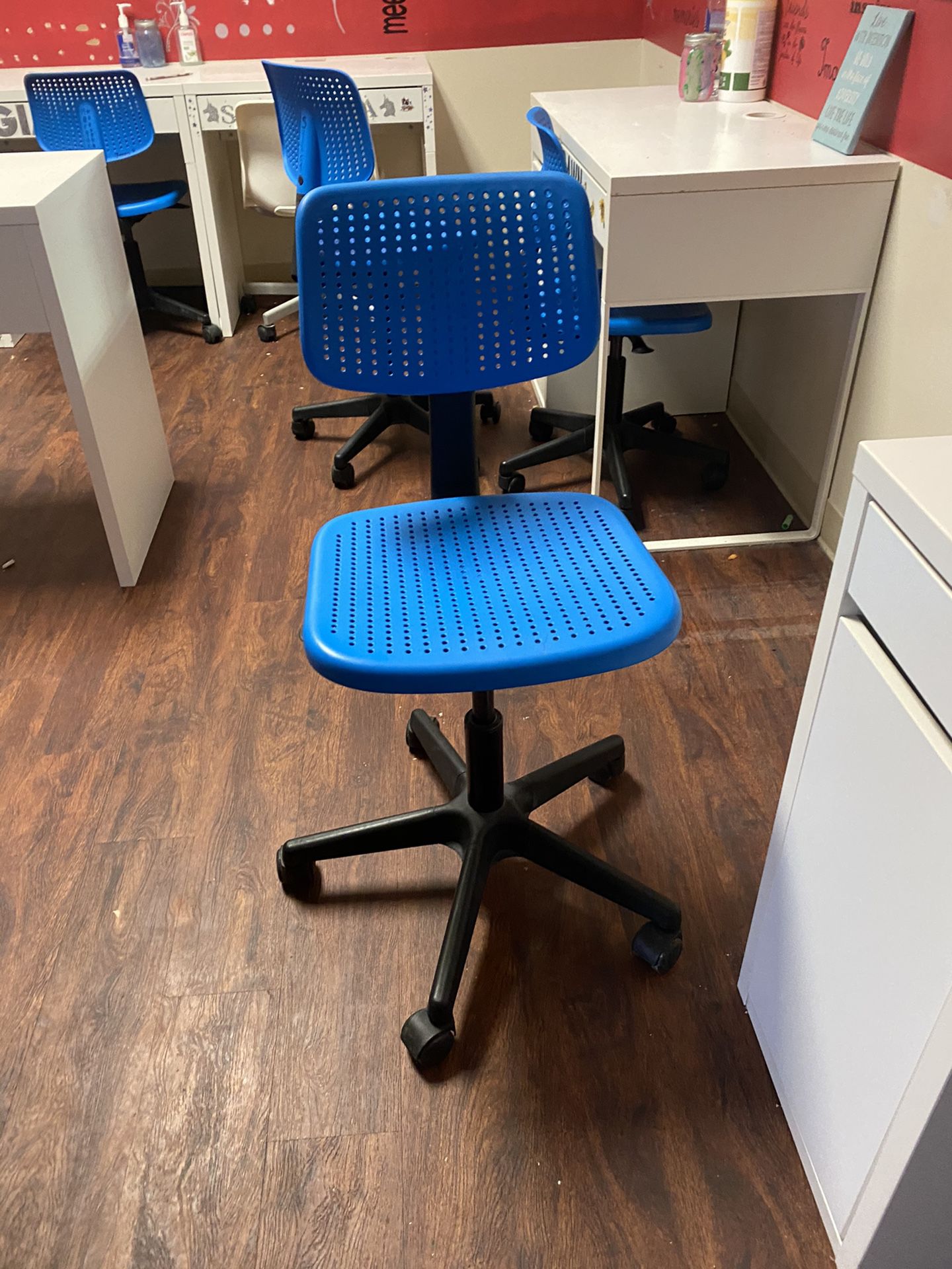 Kids desk chairs