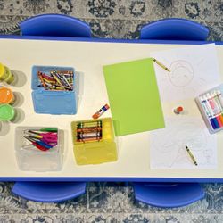 Adjustable Emma And Oliver Kids Table blue