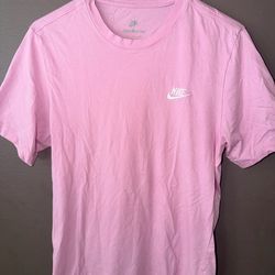 MEN’S SMALL PINK NIKE T-SHIRT