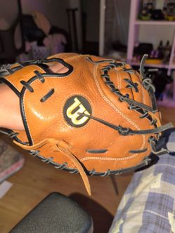 Wilson A950 baseball catchers mitt barely used never been in game NOT BROKEN IN.