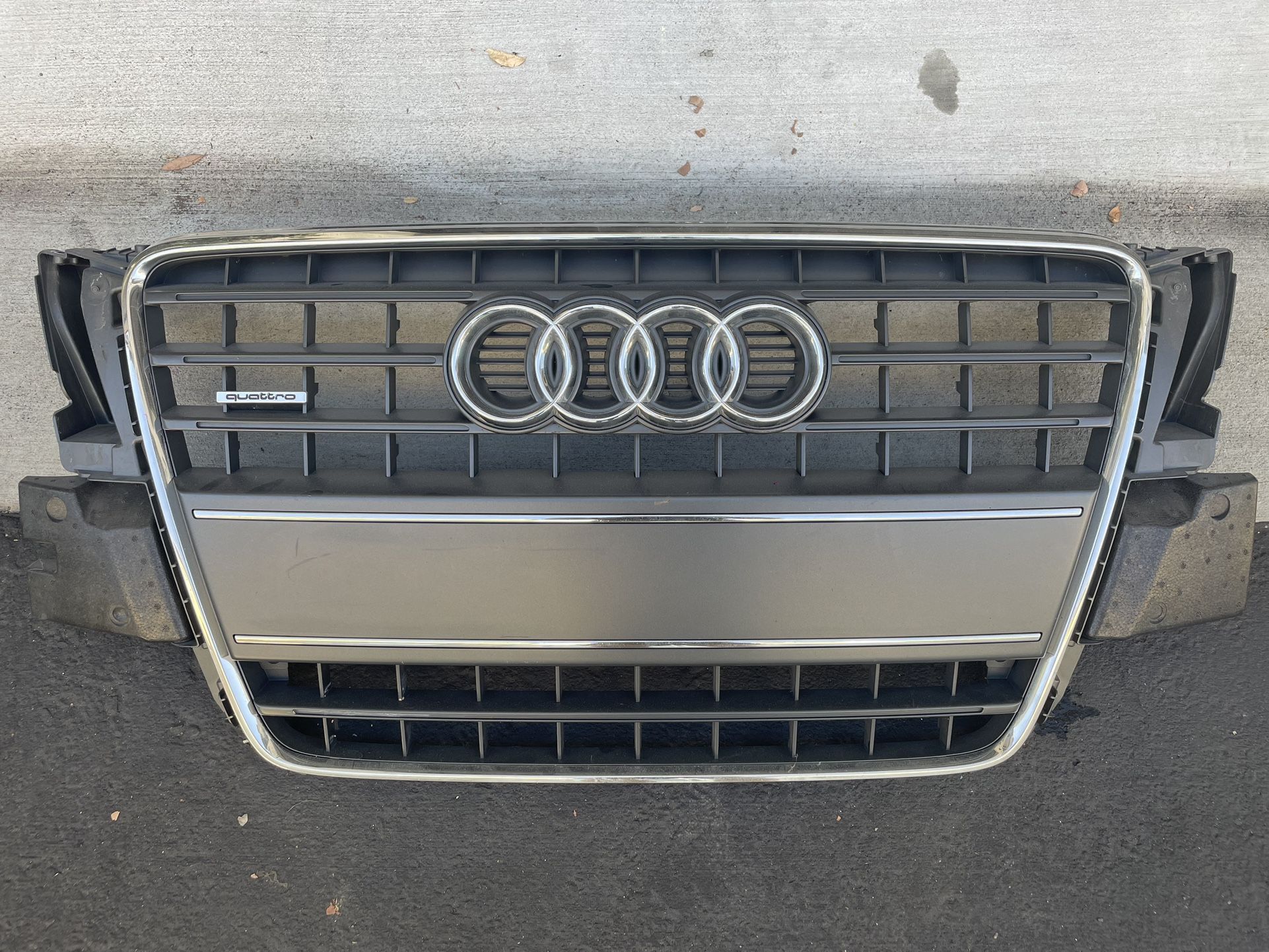 Like New 2008-2012 Audi A5 Front Grill OEM
